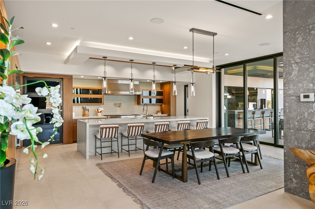 6 Vista Crescent Court