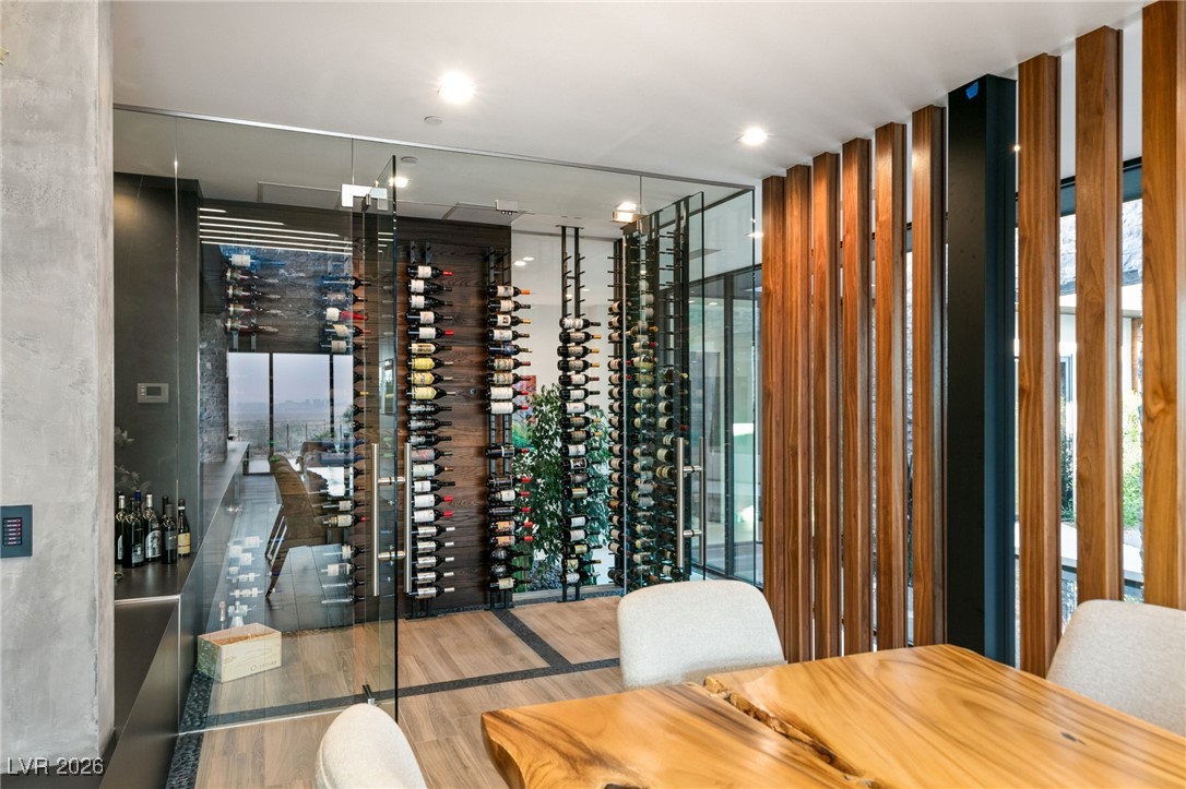 6 Vista Crescent Court