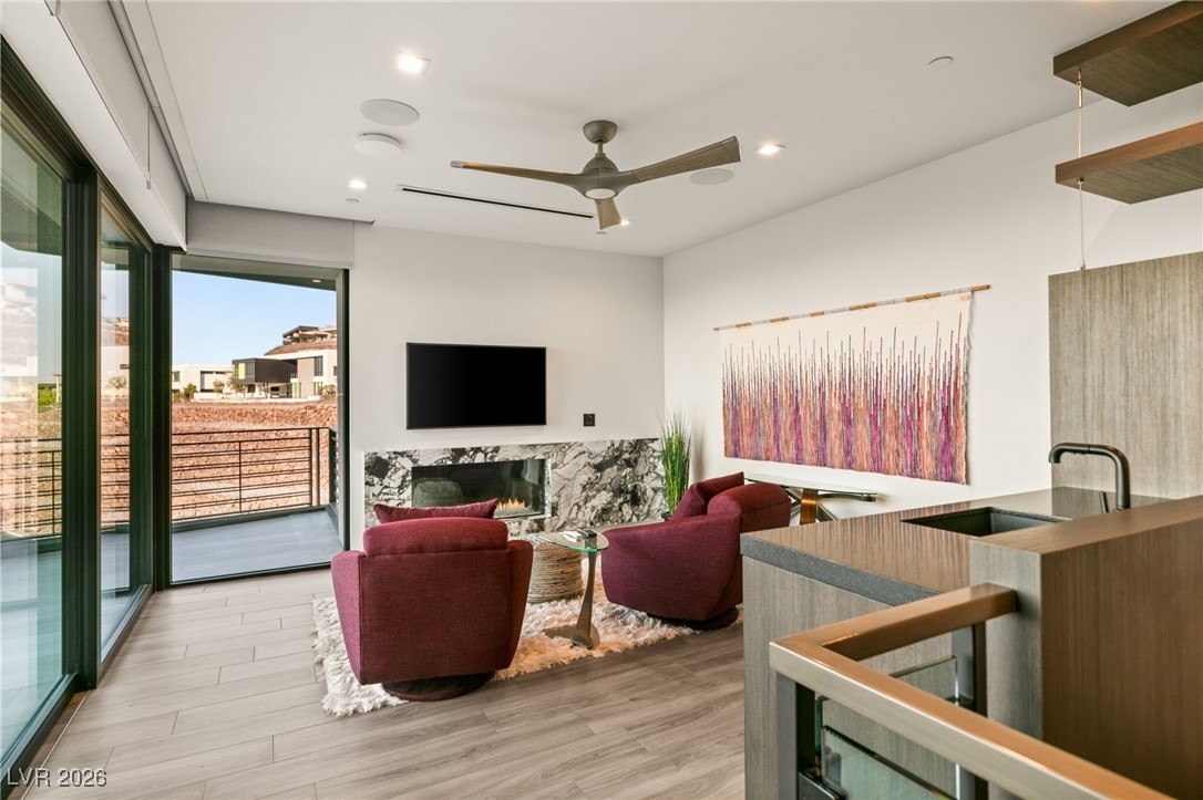 6 Vista Crescent Court