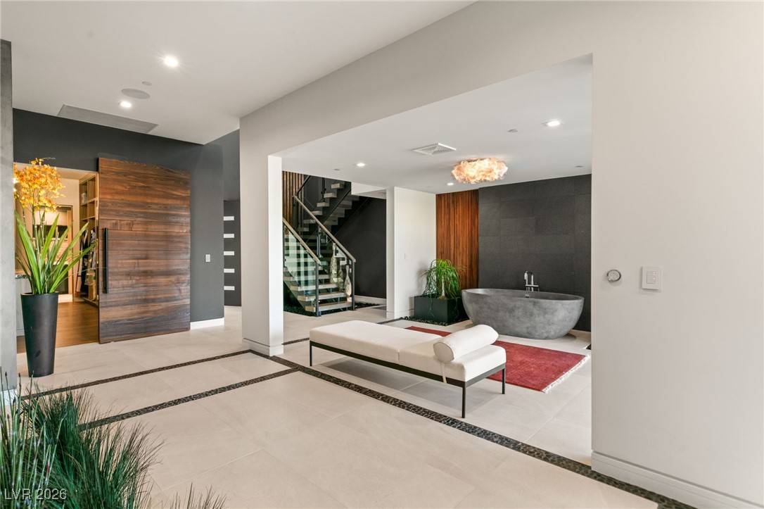 6 Vista Crescent Court
