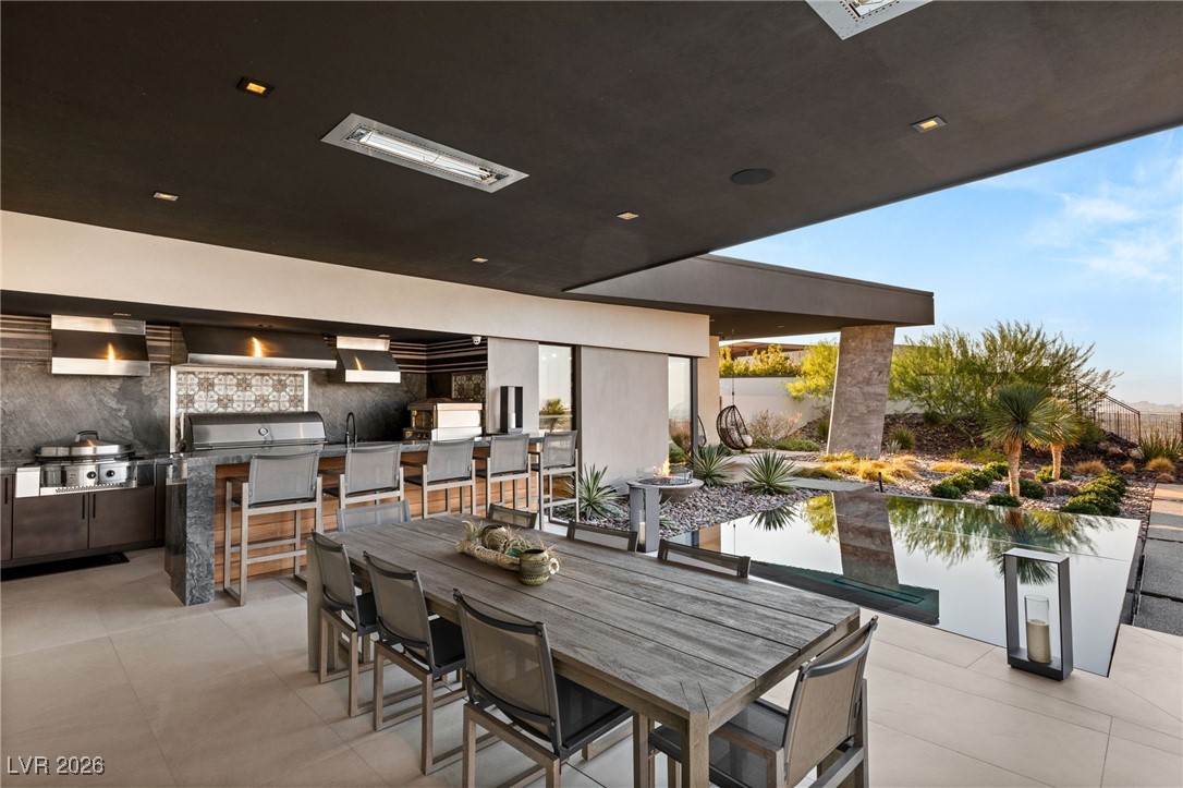 6 Vista Crescent Court