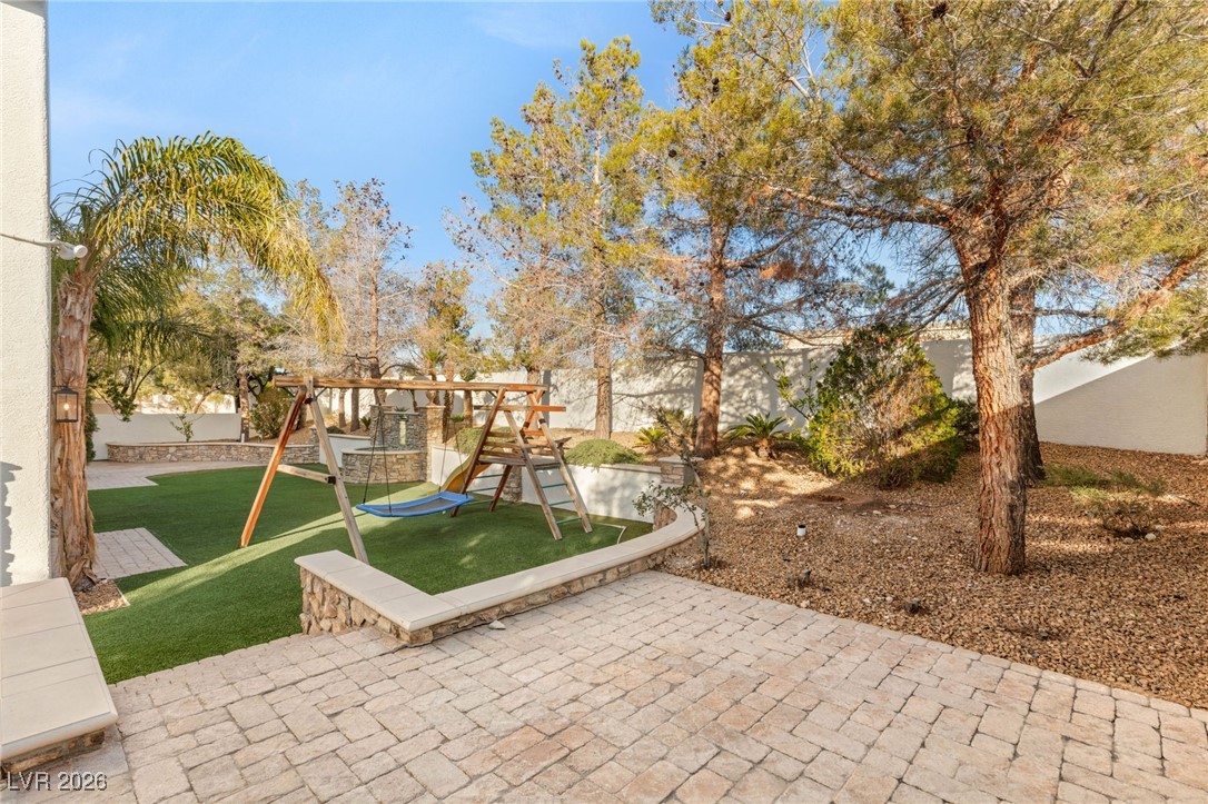 3273 Birchwood Park