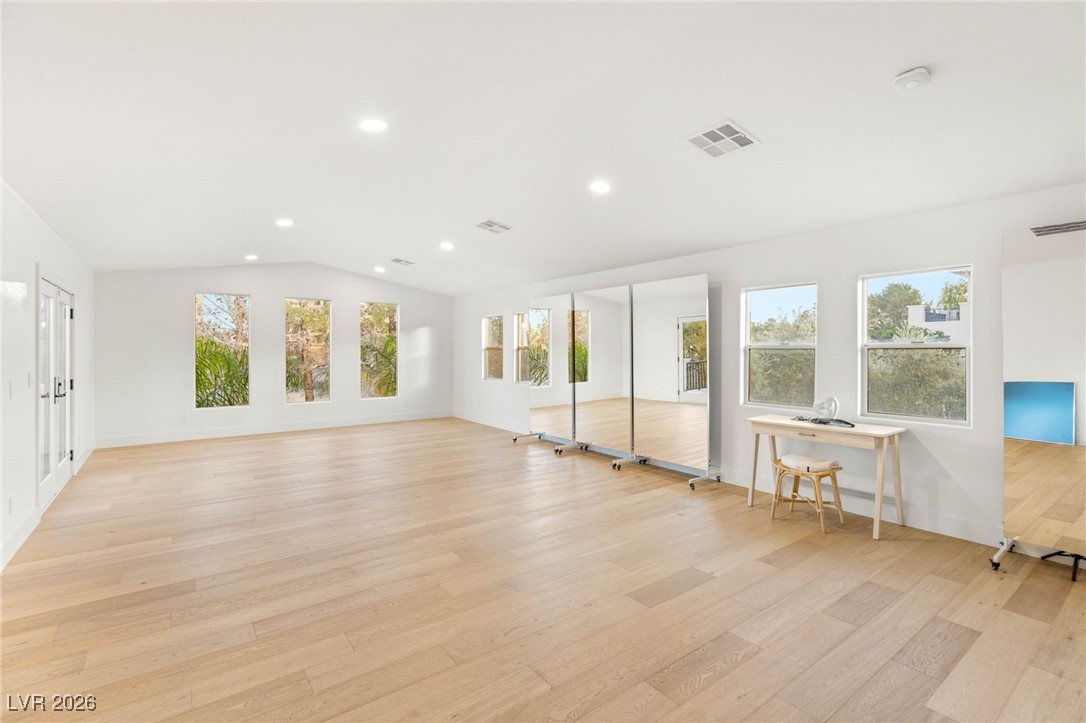 3273 Birchwood Park