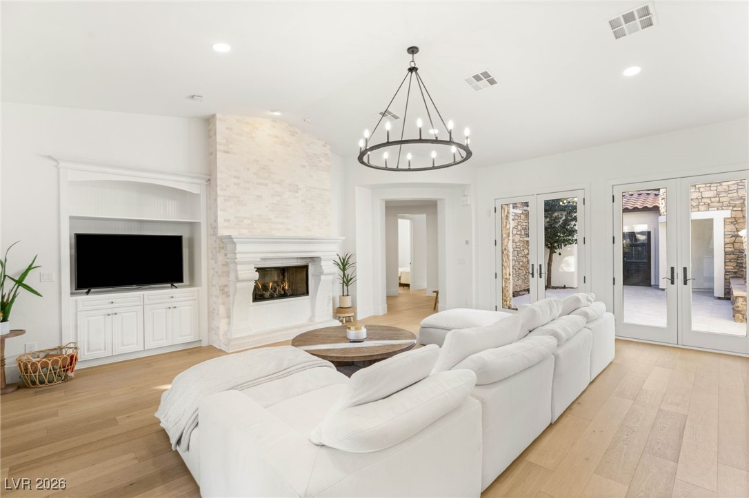 3273 Birchwood Park