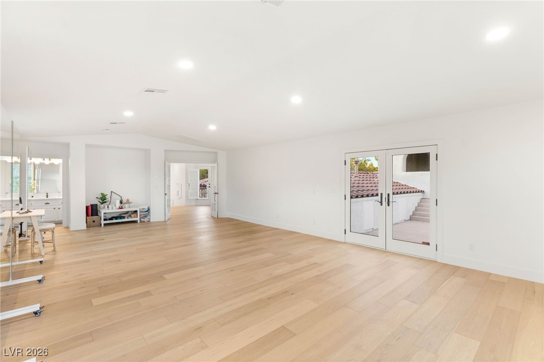 3273 Birchwood Park