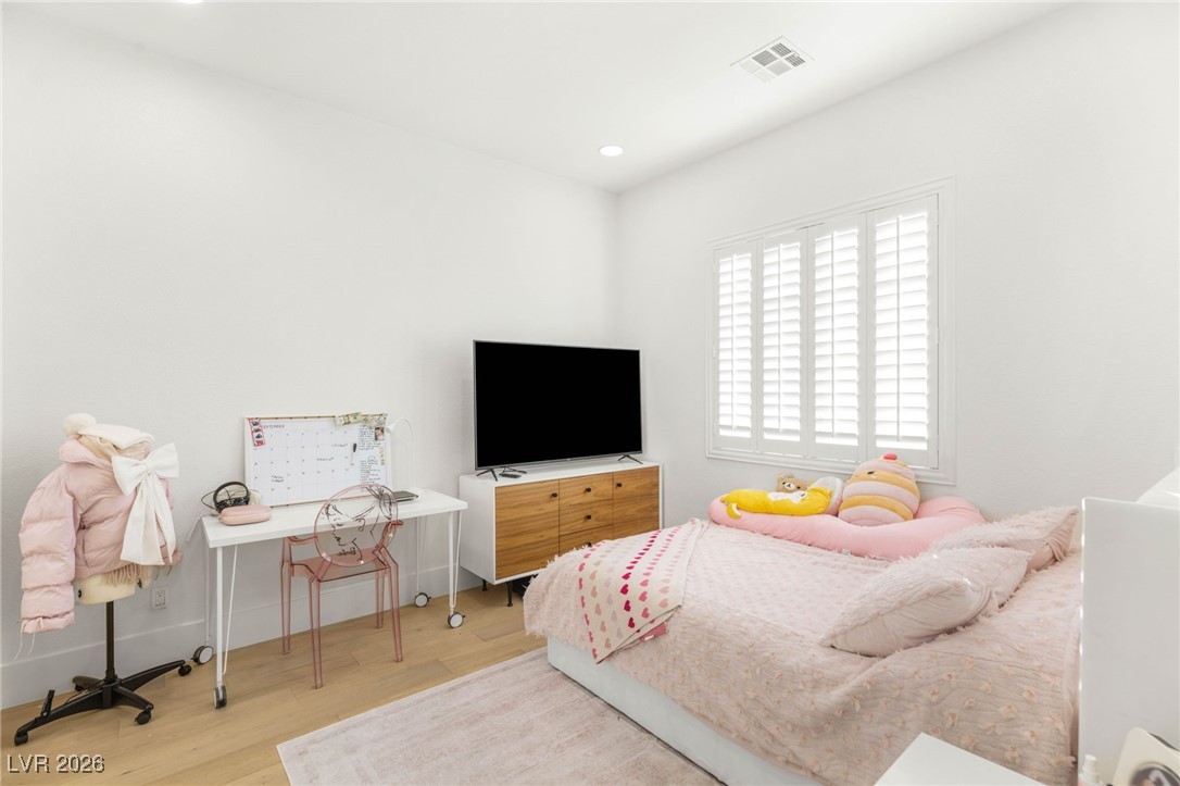 3273 Birchwood Park