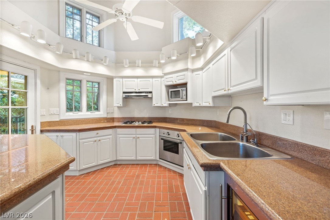 3001 Astoria Pines Circle