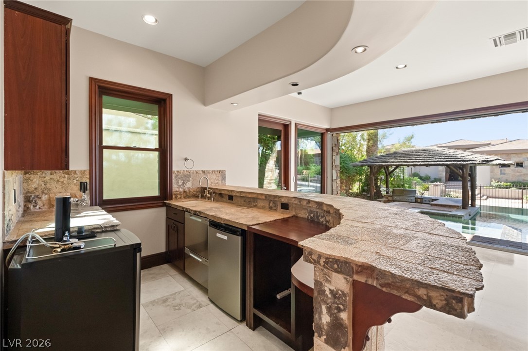 1729 Tangiers Drive