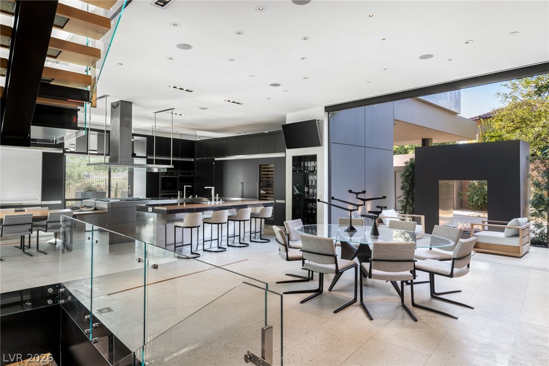 7 SABLE RIDGE Court