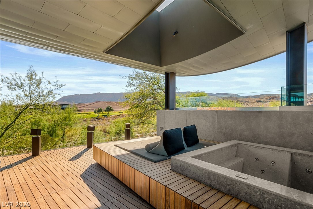 7 SABLE RIDGE Court