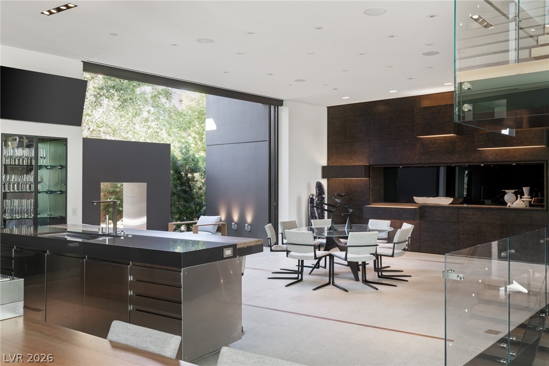 7 SABLE RIDGE Court