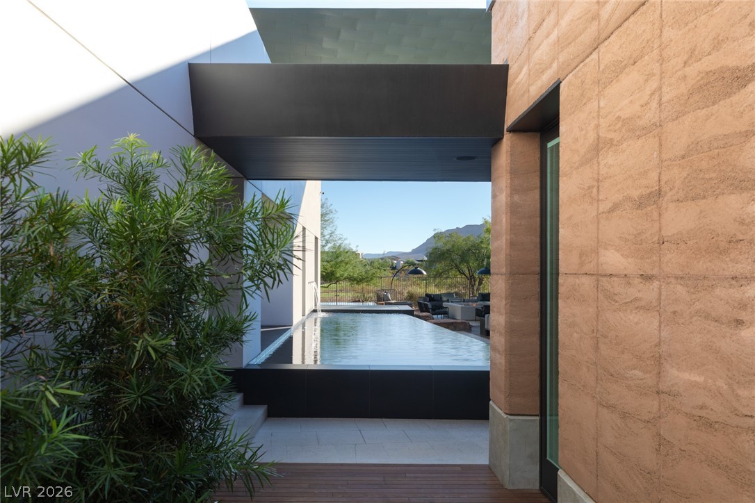 7 SABLE RIDGE Court