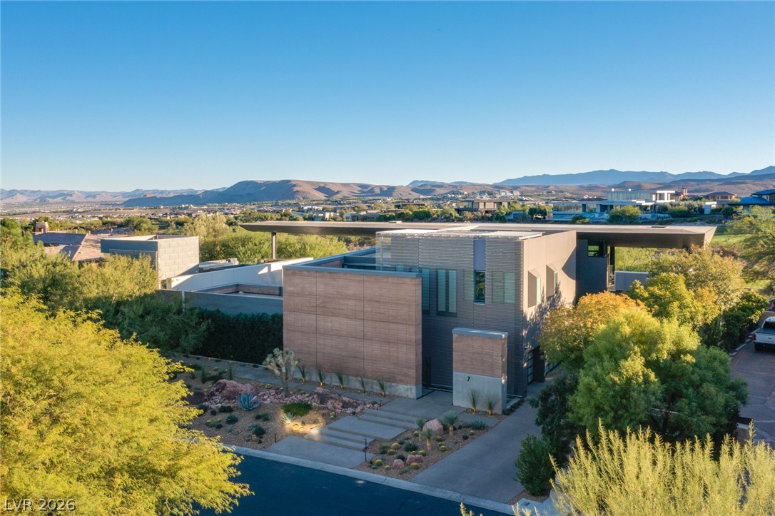 7 SABLE RIDGE Court