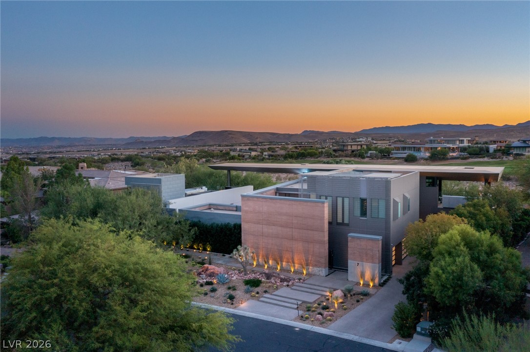 7 SABLE RIDGE Court