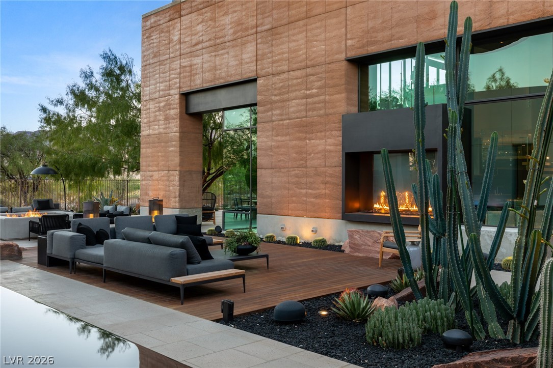 7 SABLE RIDGE Court