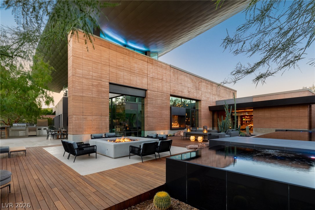 7 SABLE RIDGE Court