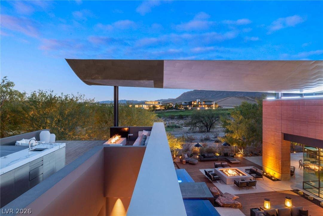7 SABLE RIDGE Court