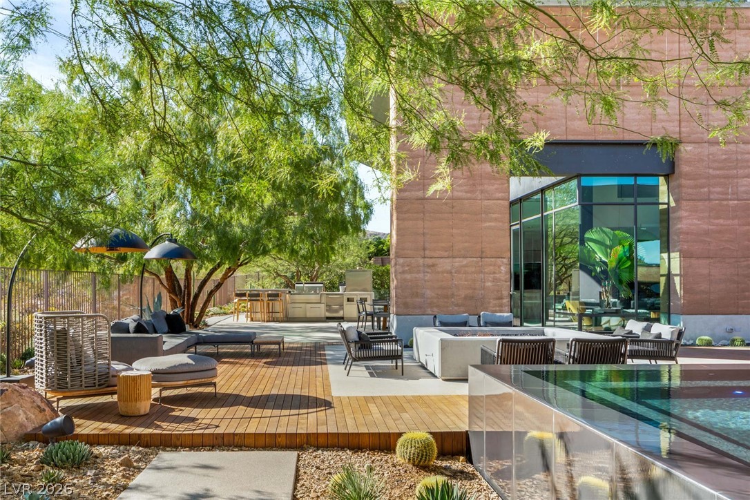 7 SABLE RIDGE Court