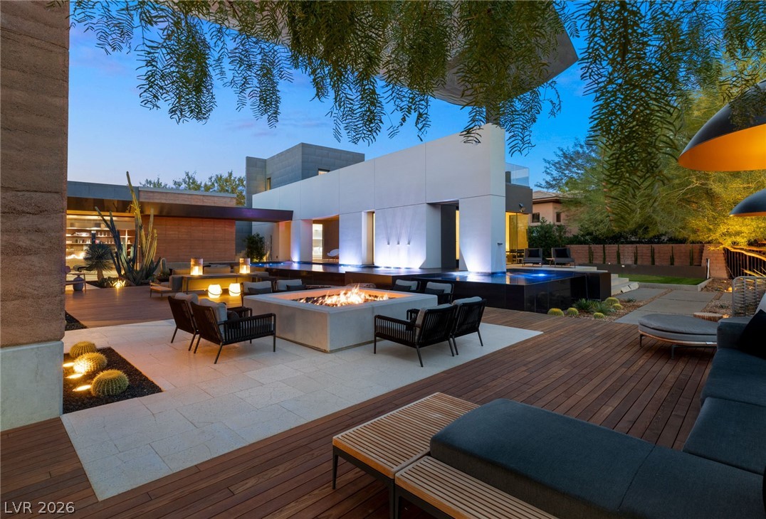 7 SABLE RIDGE Court