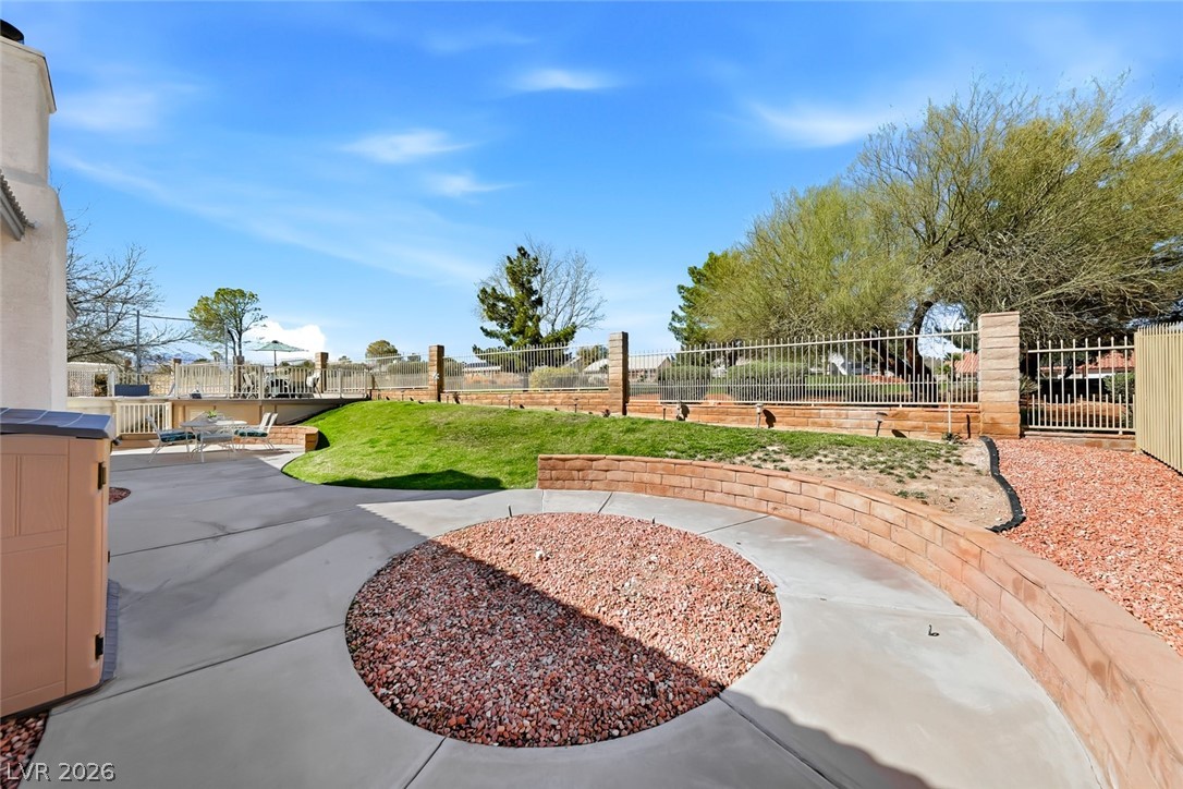 5004 Desert Fir Drive