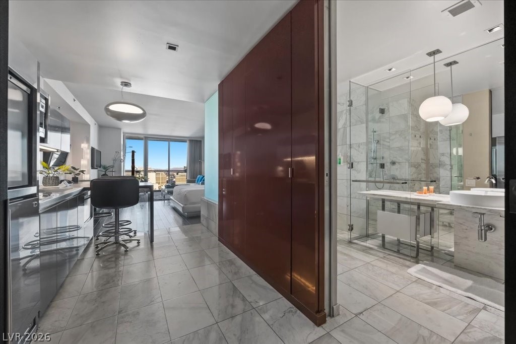 4381 West Flamingo Road 5118
