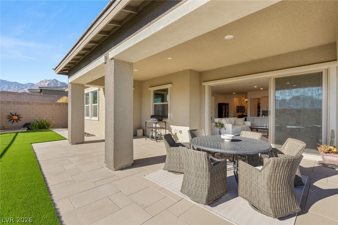 12596 Heritage Heights Drive