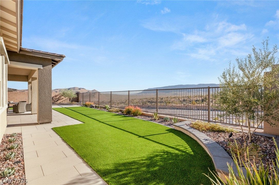 12596 Heritage Heights Drive
