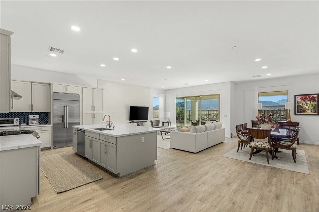 12596 Heritage Heights Drive