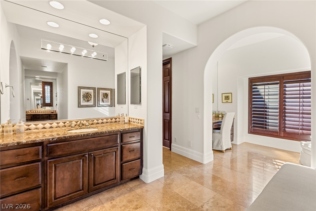 11696 Oakland Hills Drive