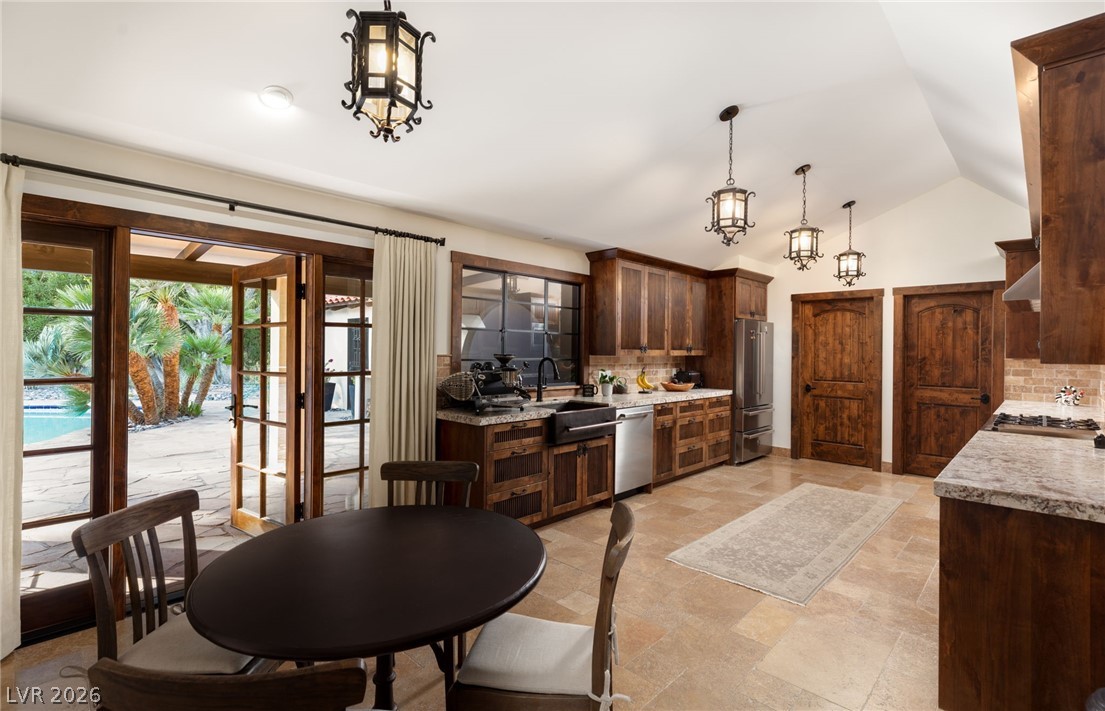 1450 Rancho Circle