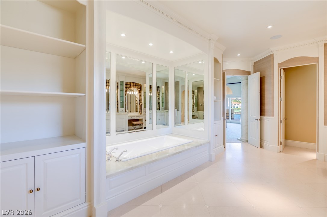 8 Rue Promenade Way