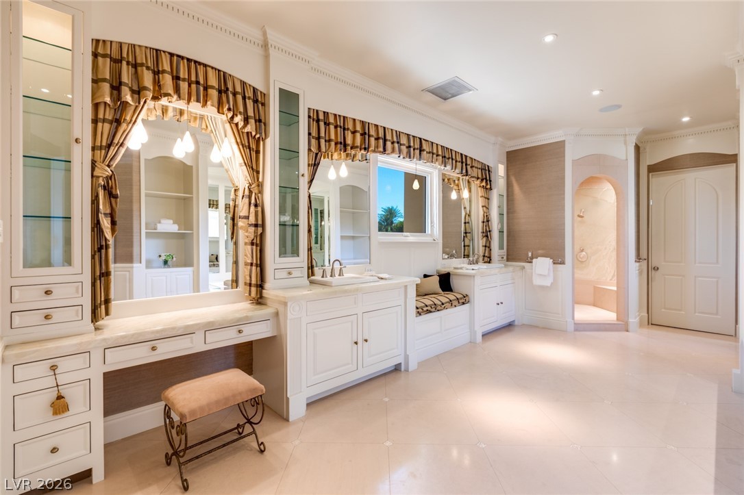 8 Rue Promenade Way