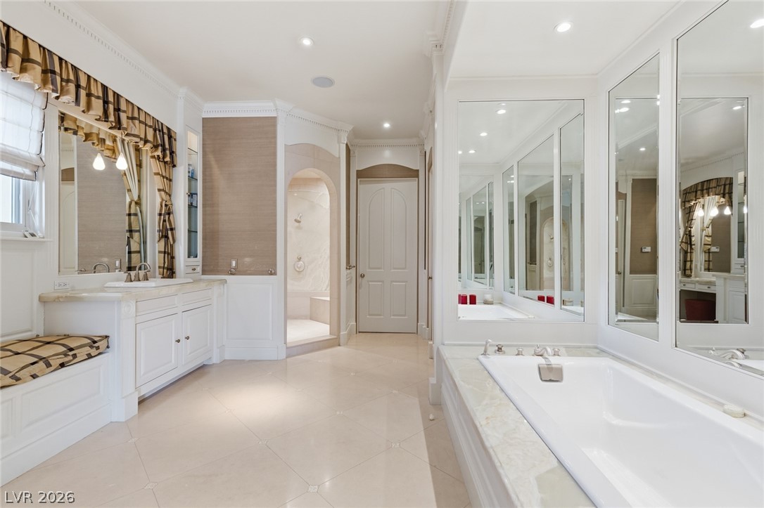 8 Rue Promenade Way