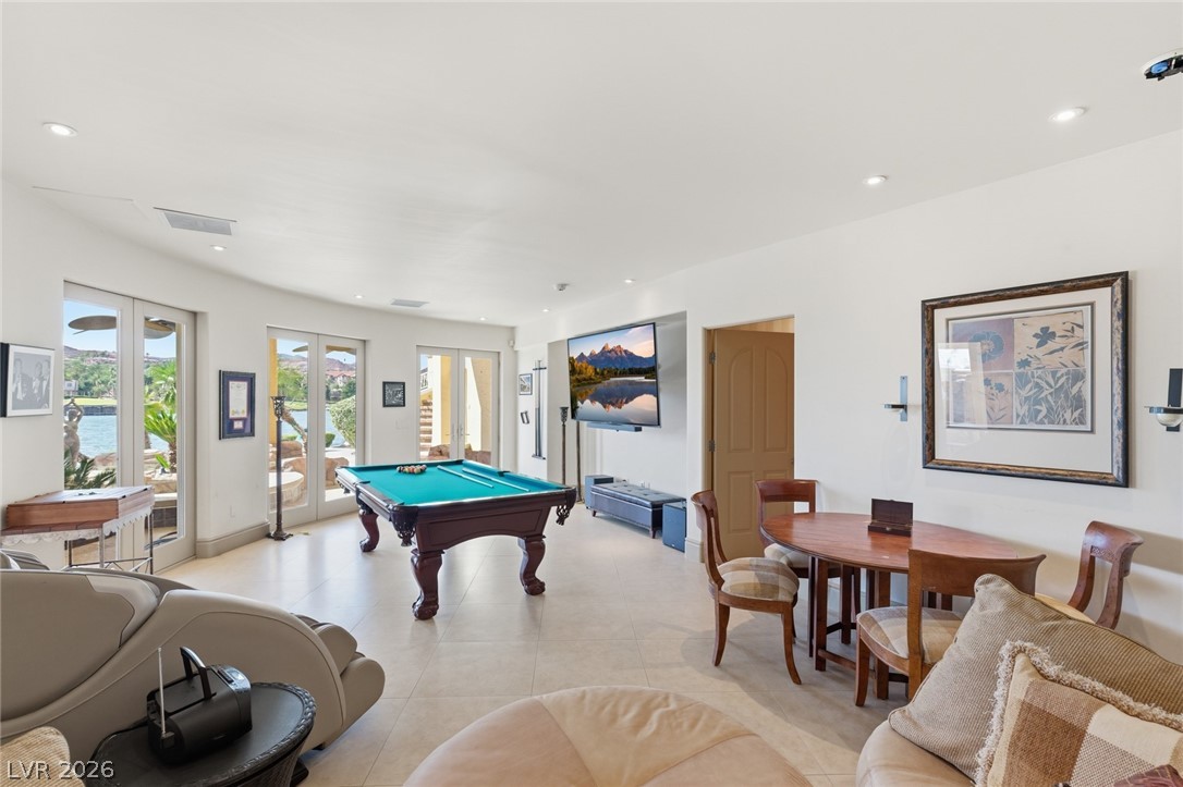 8 Rue Promenade Way