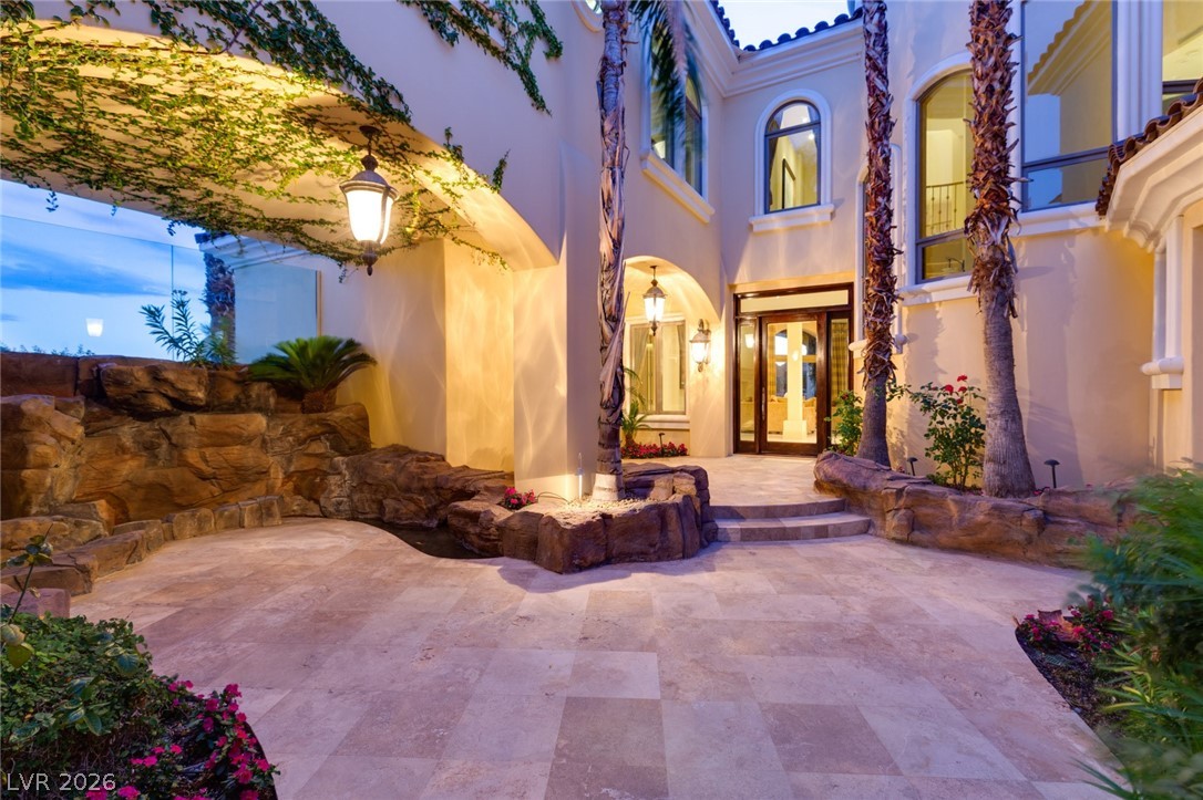 8 Rue Promenade Way