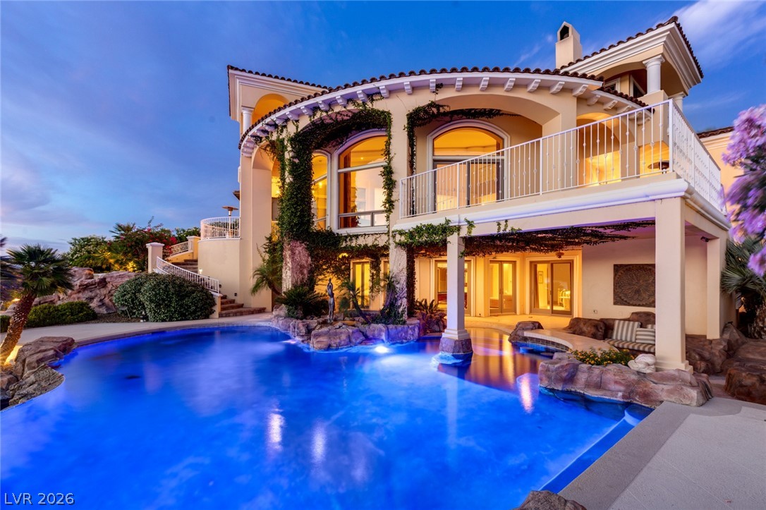 8 Rue Promenade Way