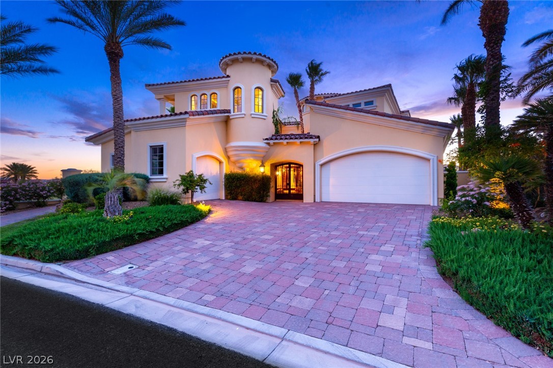 8 Rue Promenade Way