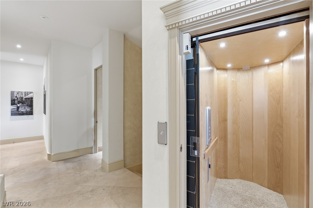 8 Rue Promenade Way