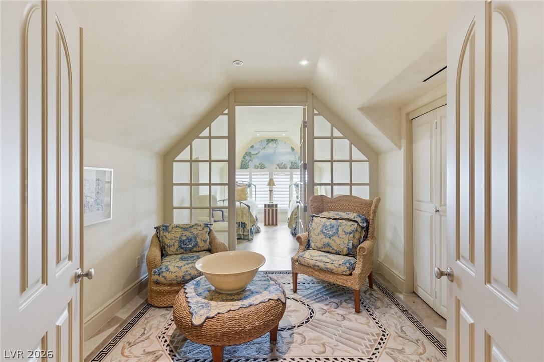 8 Rue Promenade Way