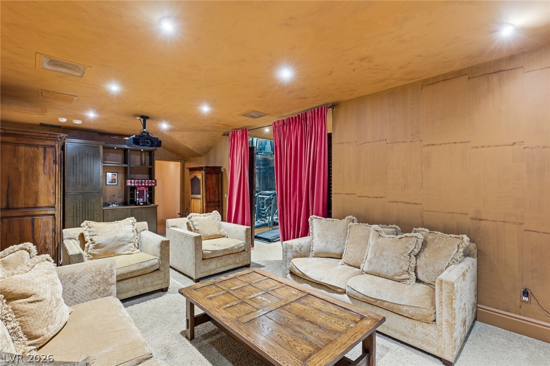 8 Rue Promenade Way