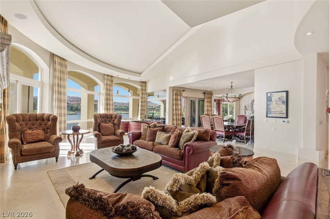 8 Rue Promenade Way