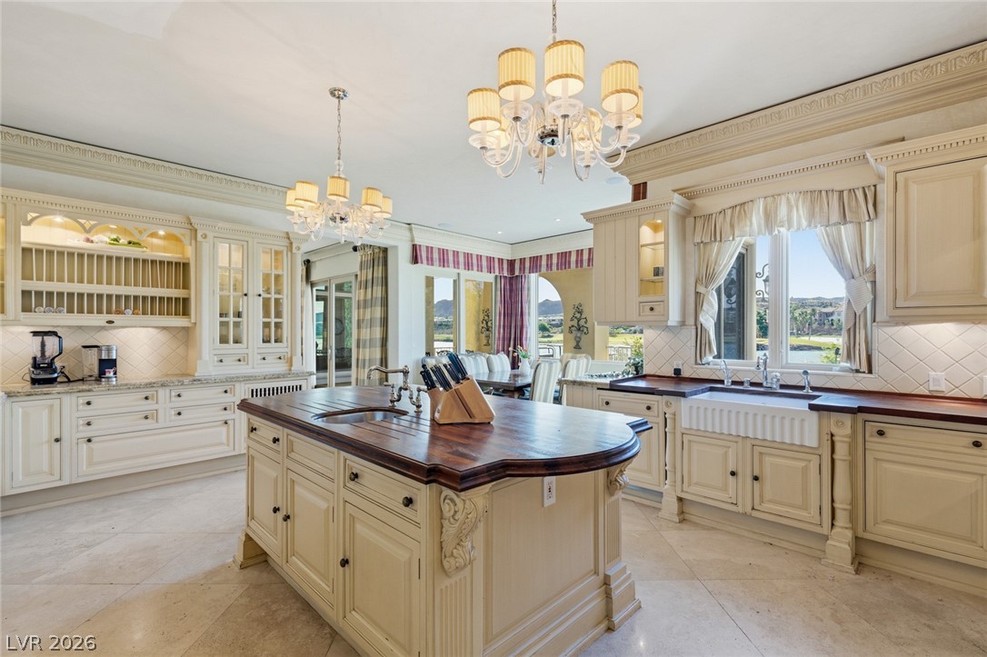 8 Rue Promenade Way