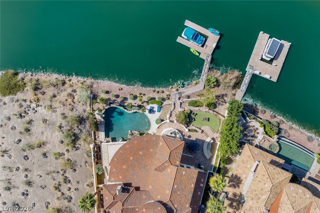 8 Rue Promenade Way