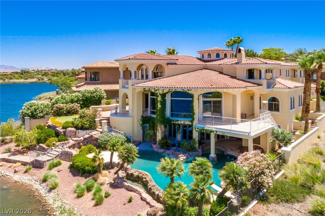 8 Rue Promenade Way