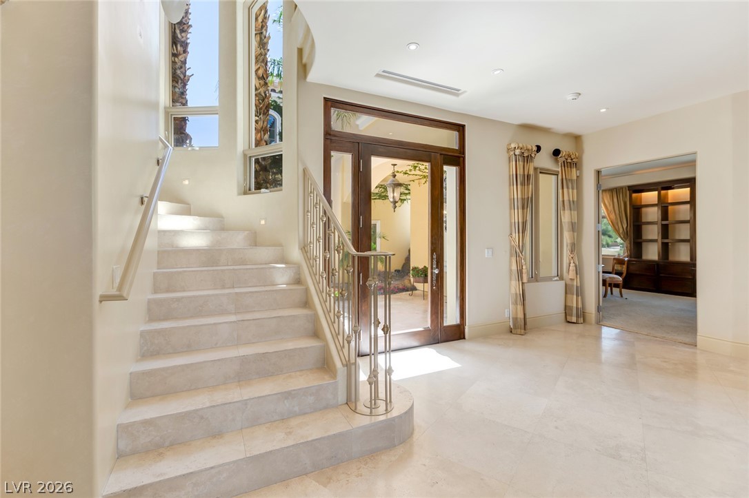 8 Rue Promenade Way
