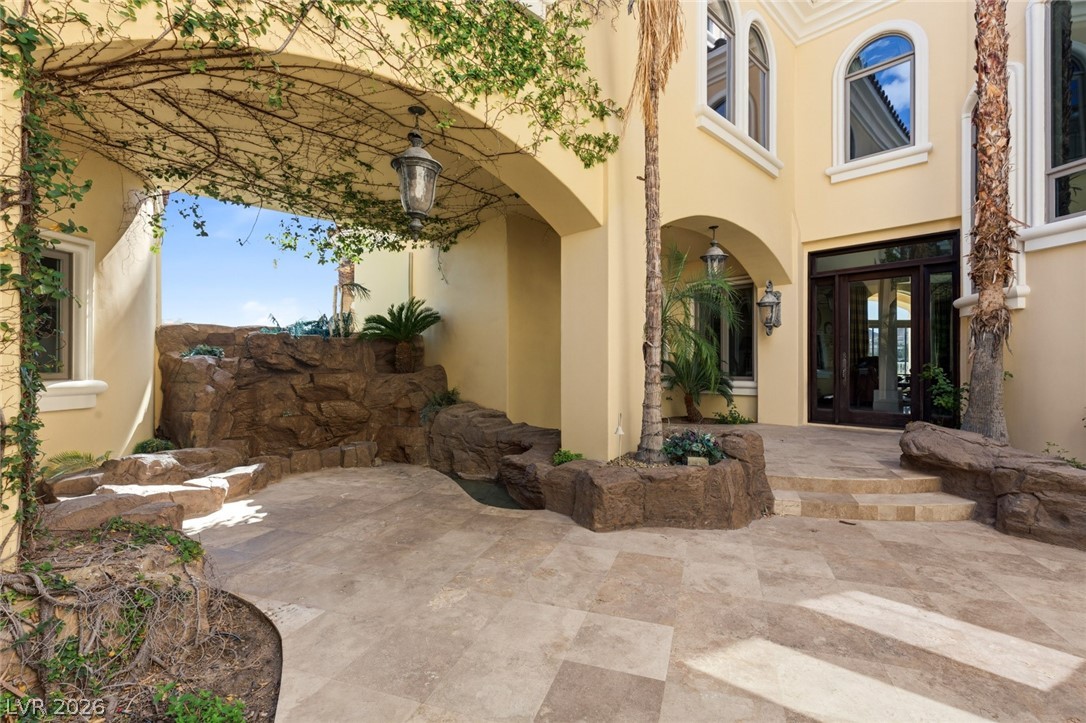 8 Rue Promenade Way