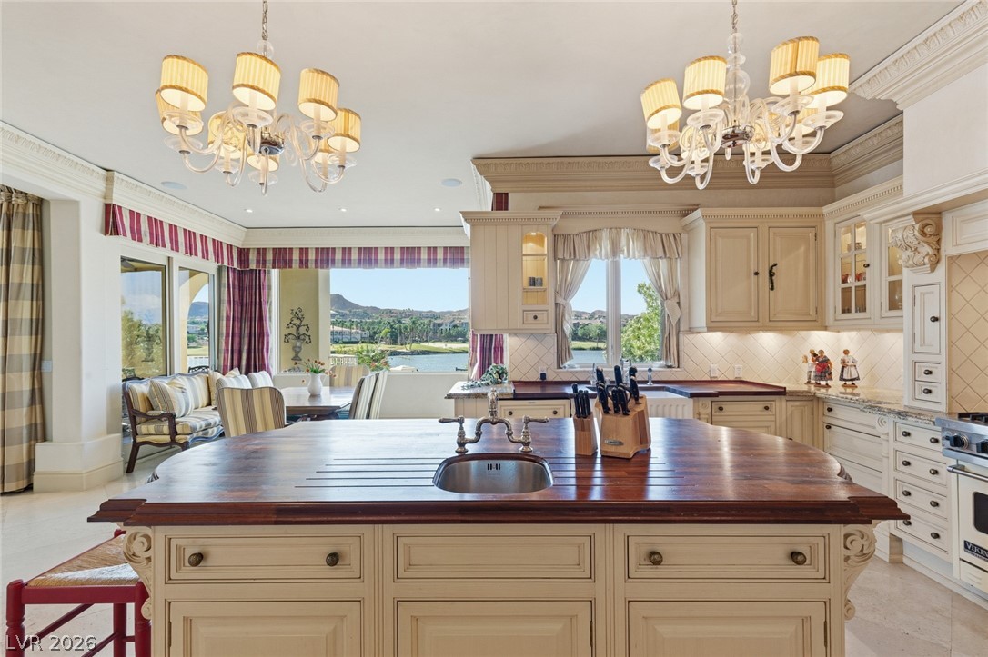 8 Rue Promenade Way
