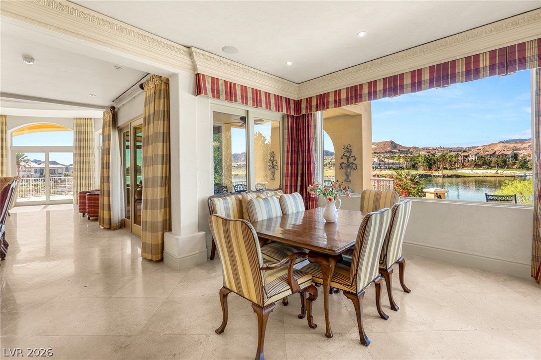 8 Rue Promenade Way