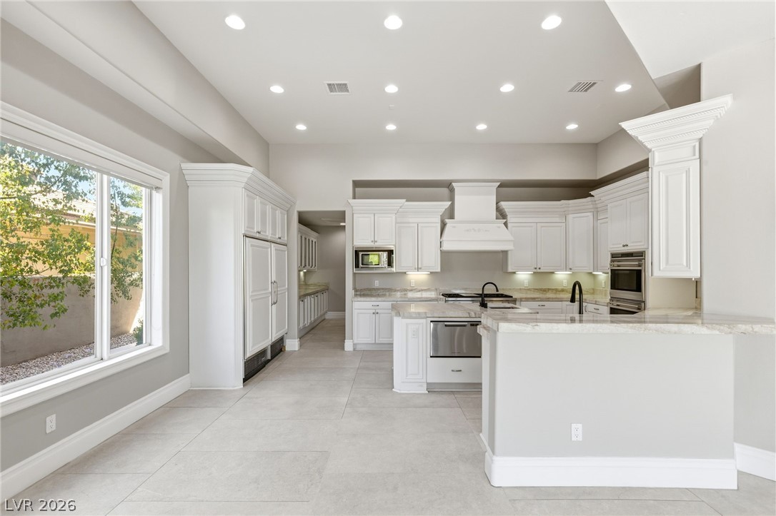 9328 Tournament Canyon Drive