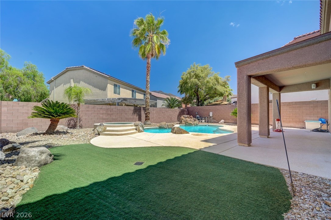 2556 Chateau Clermont Street